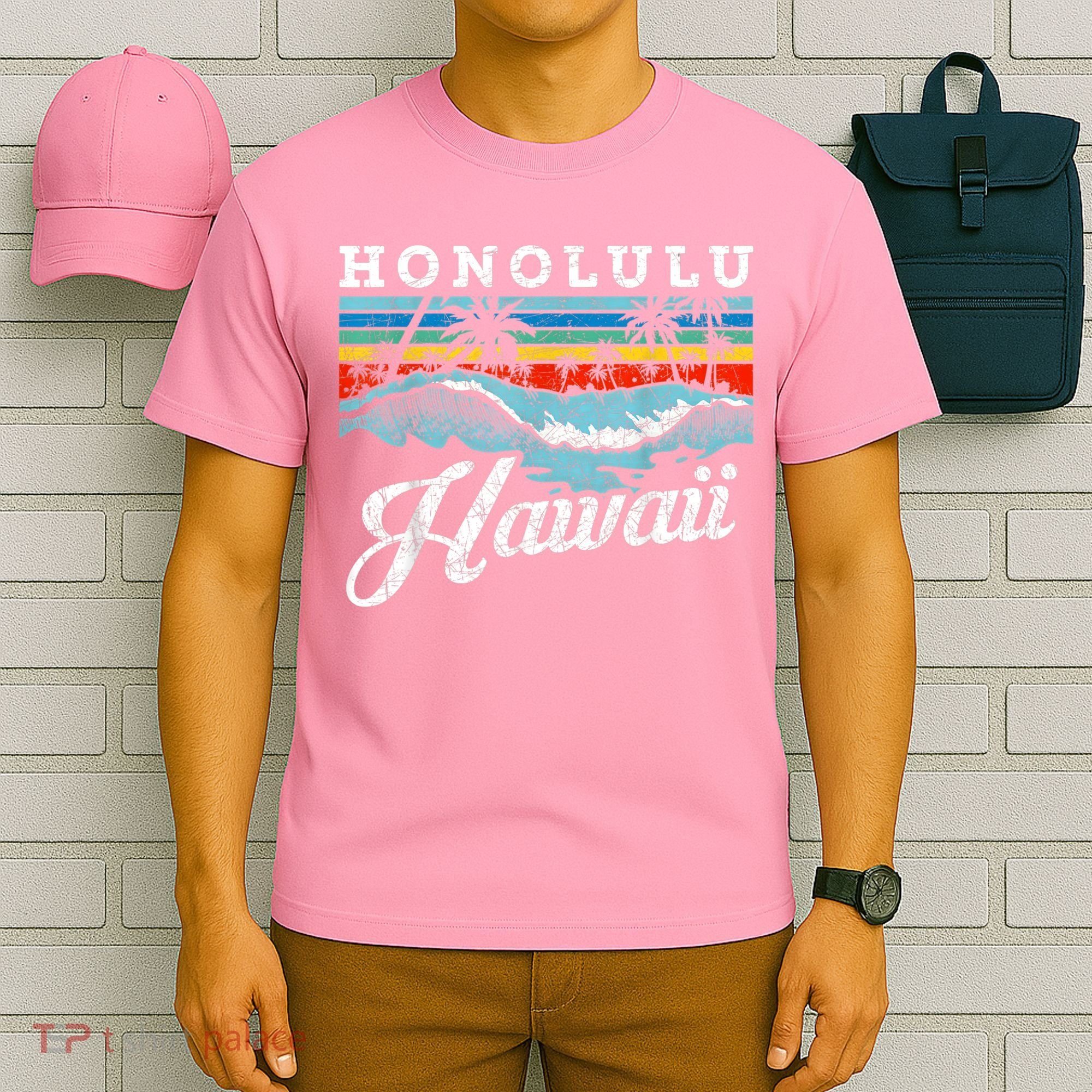 Waves Beach Honolulu Hawaiian Summer Surfing Retro Hawaii T-Shirt