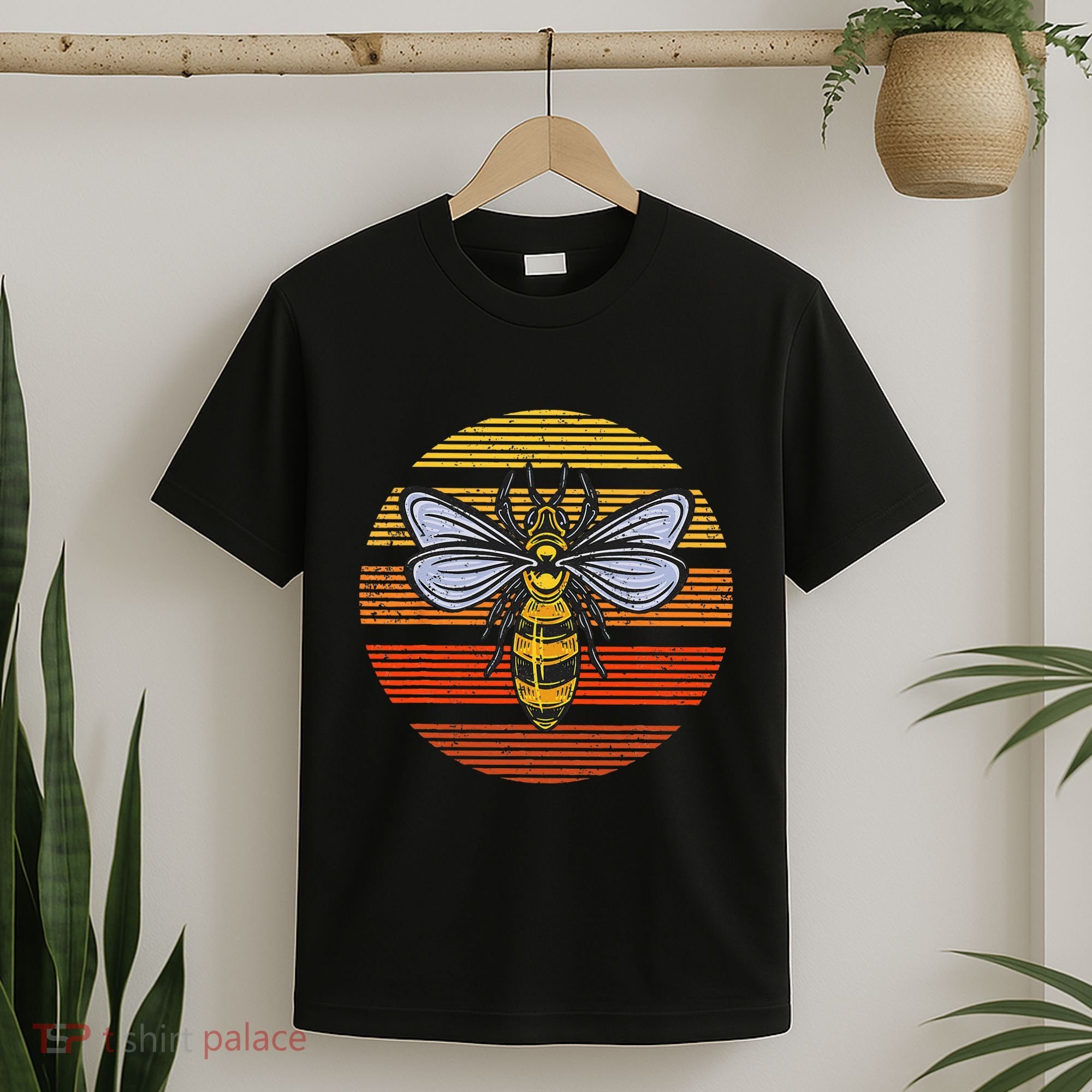 Wasp Insect Bird Lover Gift Vintage Retro Wasp T-Shirt