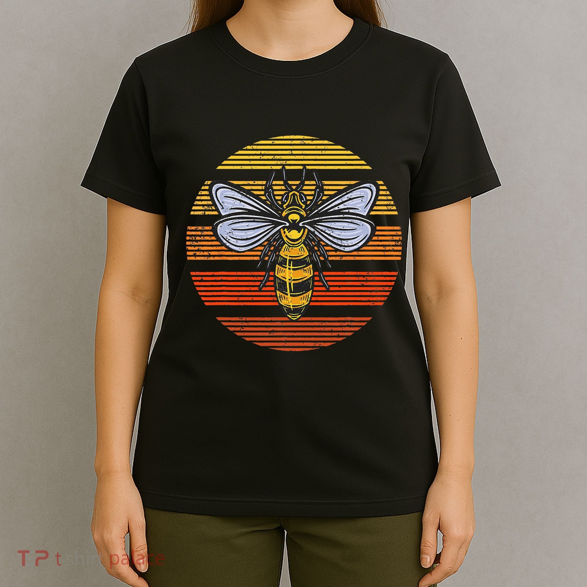 Wasp Insect Bird Lover Gift Vintage Retro Wasp T-Shirt