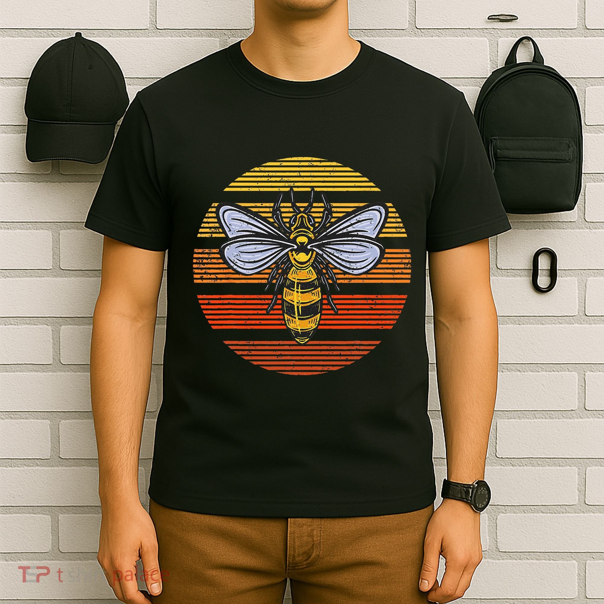 Wasp Insect Bird Lover Gift Vintage Retro Wasp T-Shirt