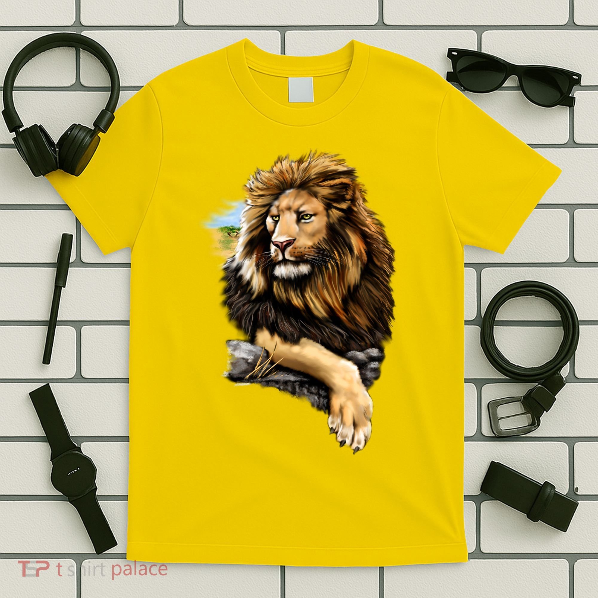 Wildlife - Big Face Proud Lion Portrait T-Shirt