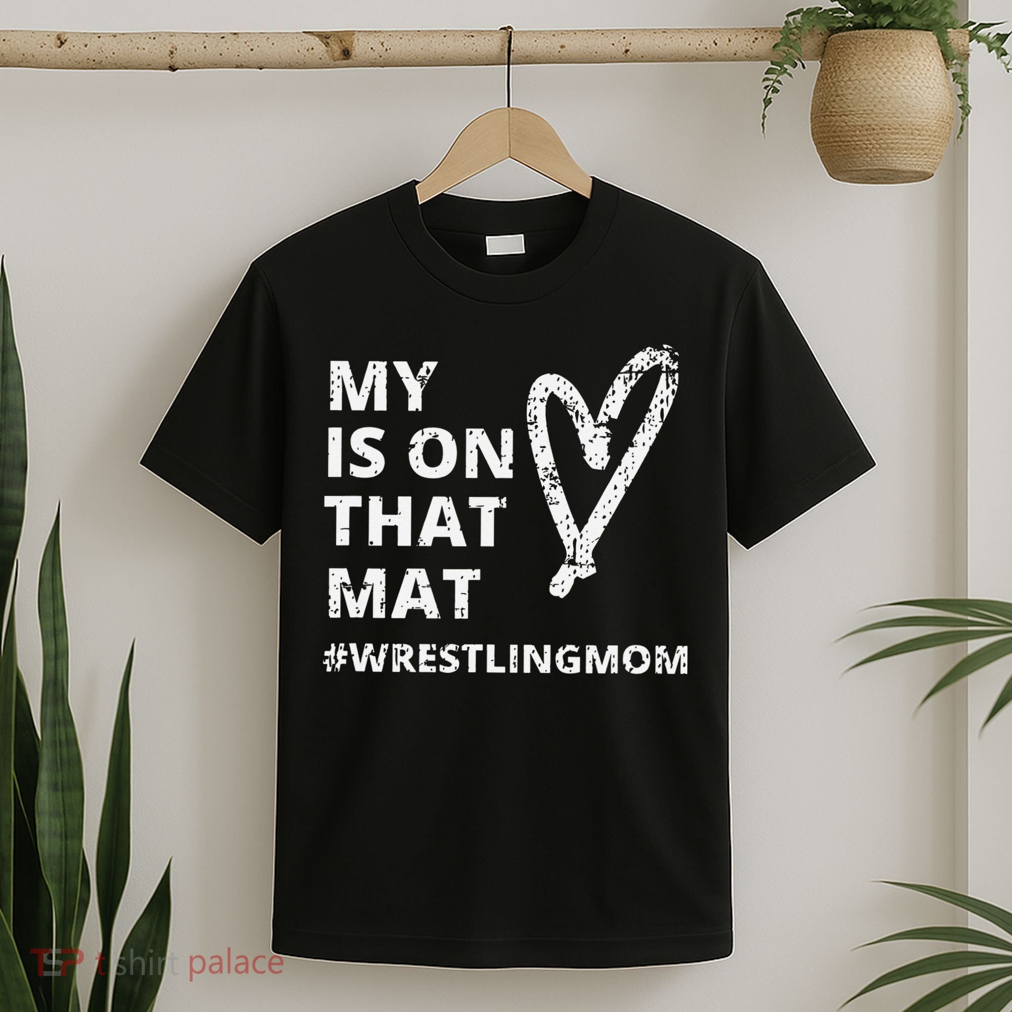 Wrestling Mom  My Heart is On That Mat wrestlingmom  T-Shirt