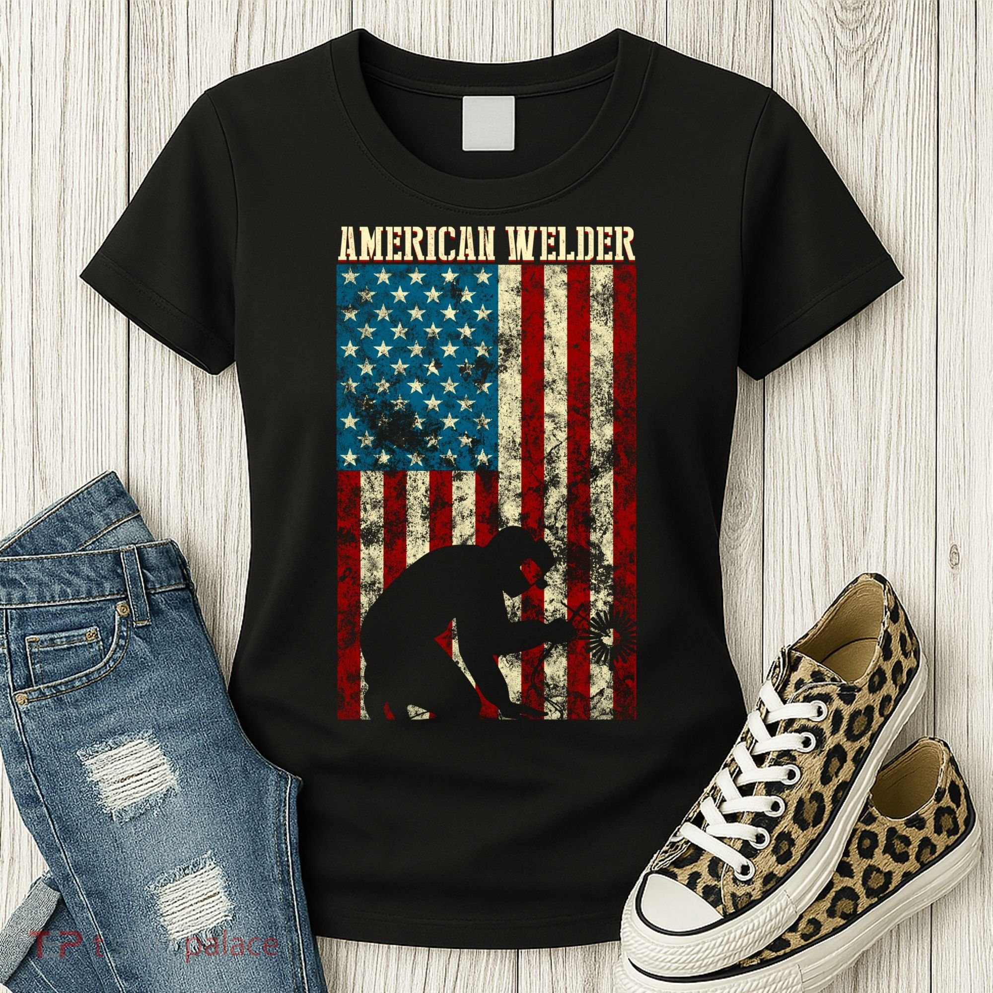 Welding Patriotic Distressed Usa American Flag Gift Welder Gift Women's T-Shirt