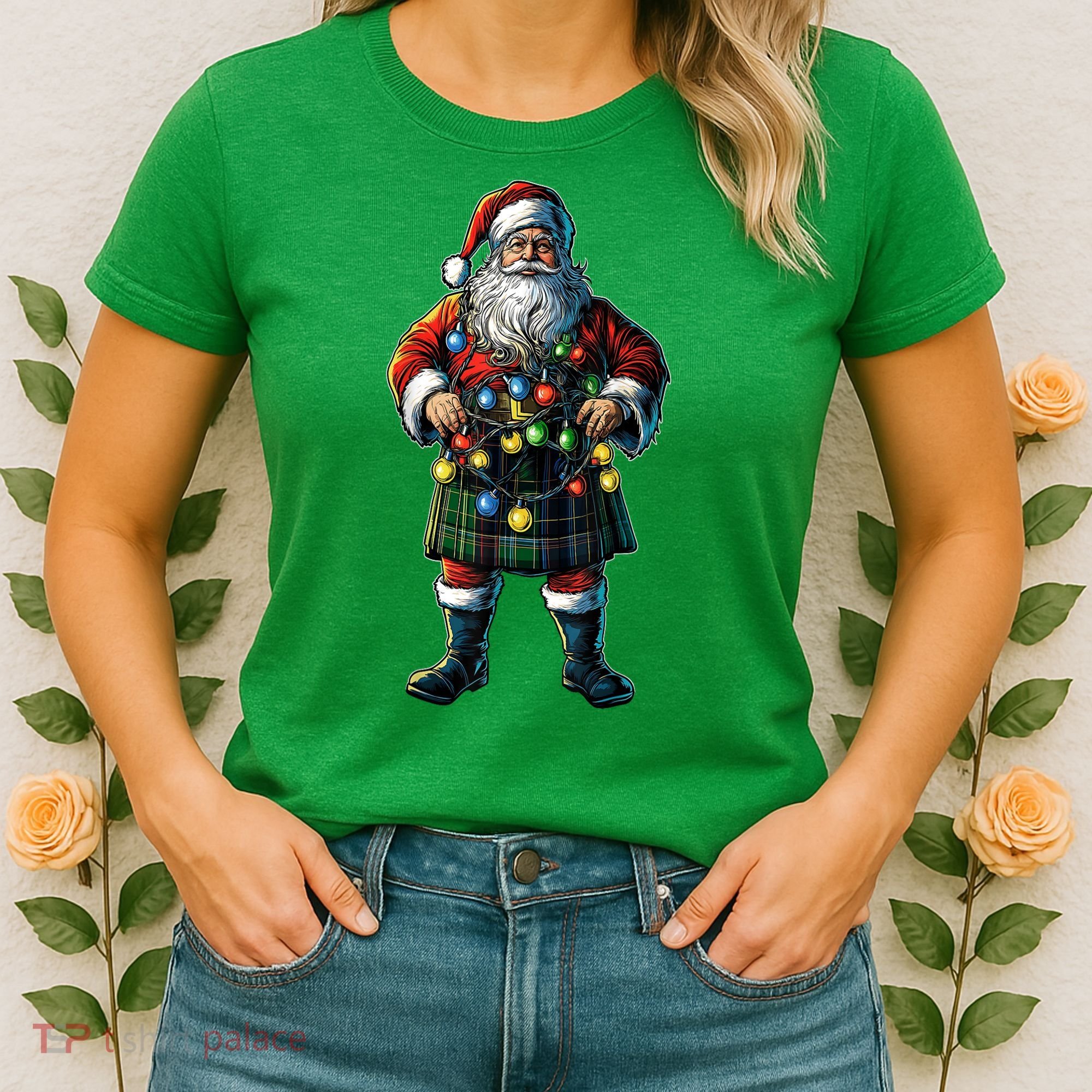 Xmas Santa Claus Hat Scottish Kilt Scotland Christmas Lights Gift Women's T-Shirt