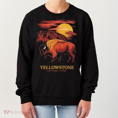Yellowstone National Park Sun Bison Graphic Women's Sweatshirt