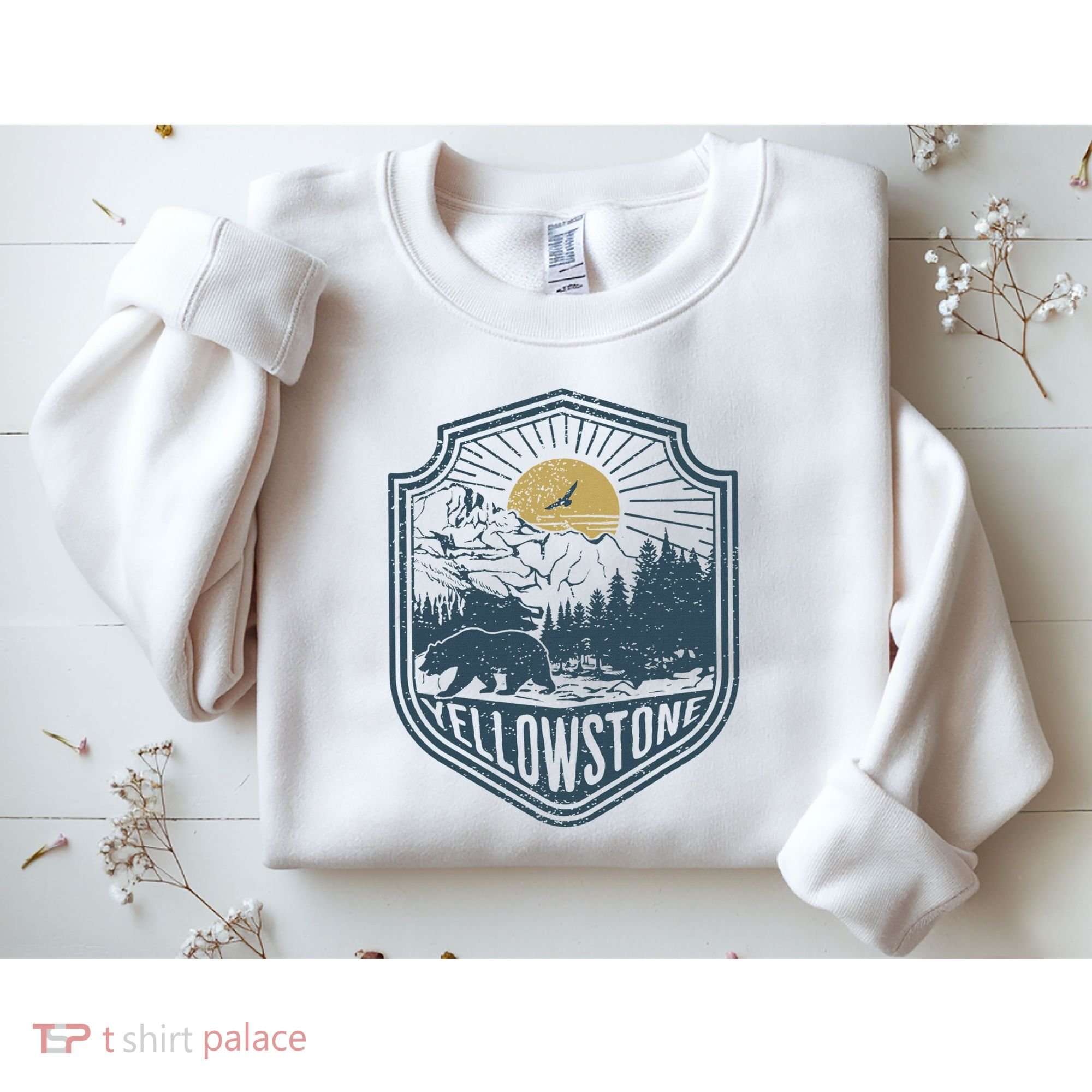 Yellowstone National Park Bear Nature Hiking Outdoors Sweatshirt