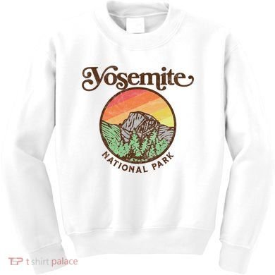 Yosemite National Park Retro 60s Half Dome Graphic Great Gift Kids Sweatshirt