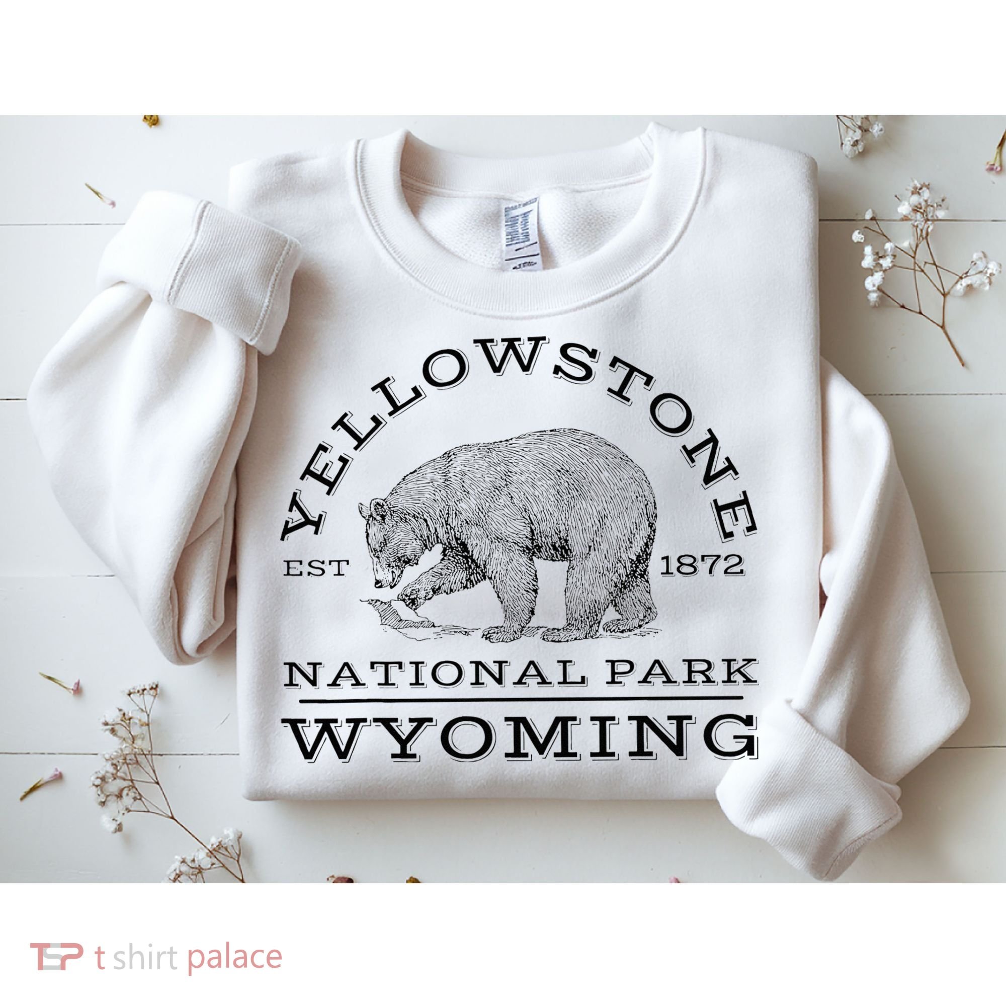Yellowstone National Park Bear Wyoming Hike Outdoors Sweatshirt