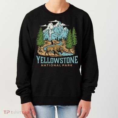 Yellowstone Us National Park Wolf Bison Bear Women's Sweatshirt