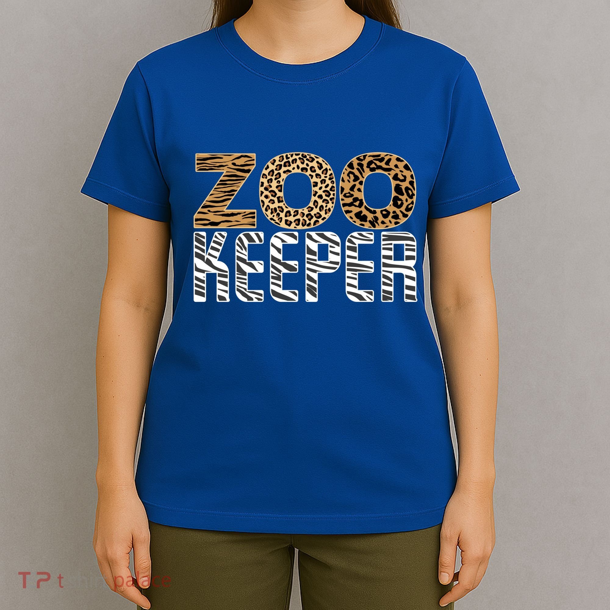 Zookeeper Costume Halloween Wildlife Zoo Keeper Gift T-Shirt