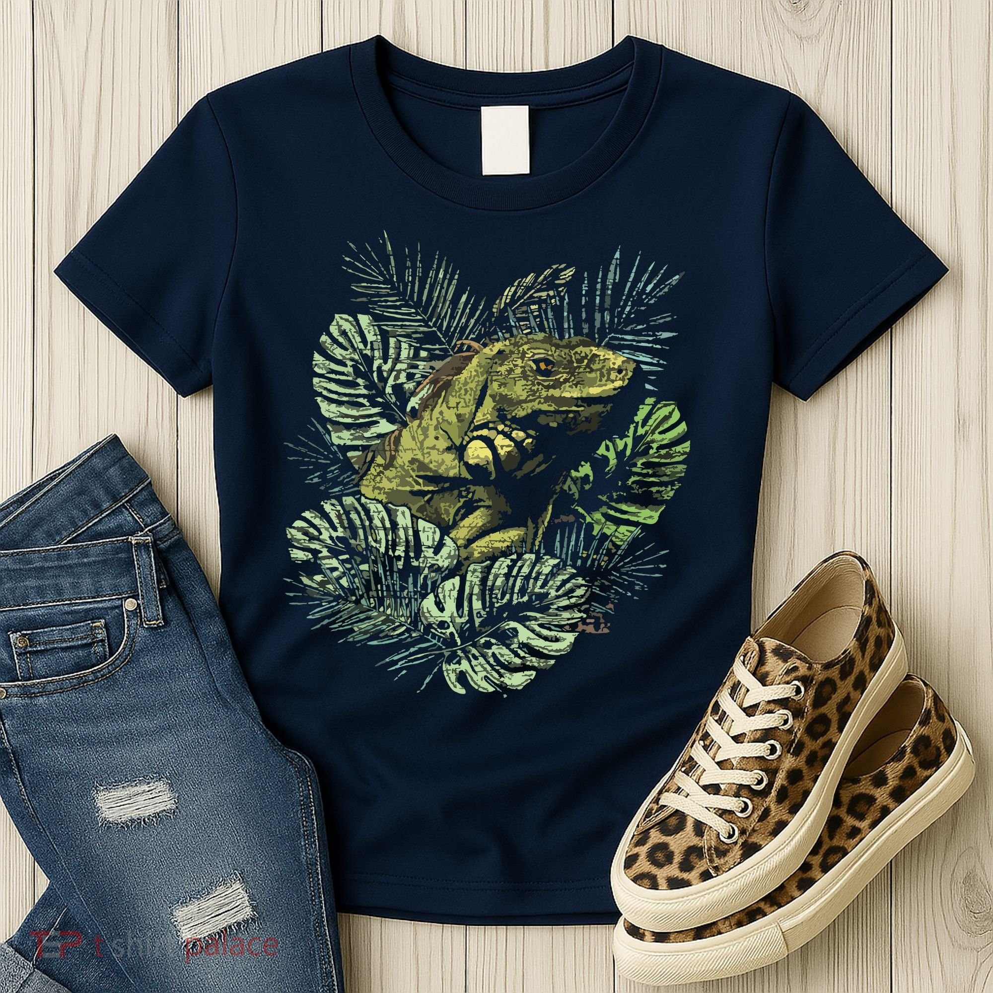 Zoo Keeper Lizard Lover Gift Iguana Women's T-Shirt